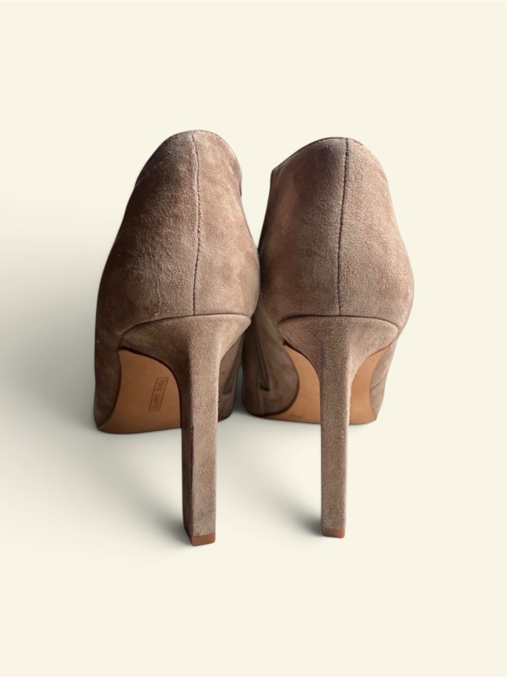 Vince Camuto Selsta Suede Ankle Booties Taupe V-Cut Pointed Toe Heel Size 9 Boho - Picture 4 of 7